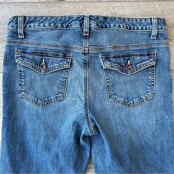 Tommy Hilfiger Medium Wash Spirit Crop Jeans | Size 8 - Picture 8 of 9